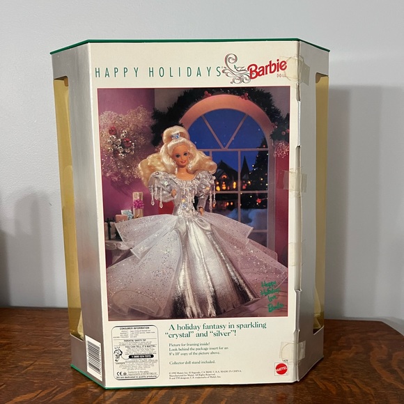 1992 Happy Holiday Barbie Collectable Doll by Mattel - Picture 3 of 12